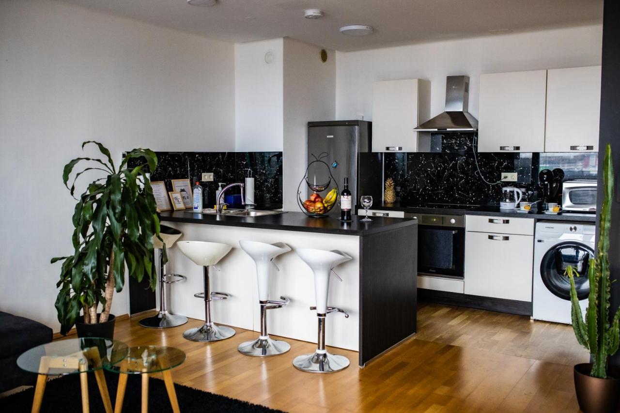 Hermes Apartment & 2 Free Garage Secured Parkings Liubliana Exterior foto